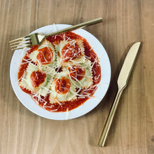 Load image into Gallery viewer, Spinach & Ricotta Ravioli