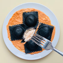 Load image into Gallery viewer, Specialty Ravioli Neri

